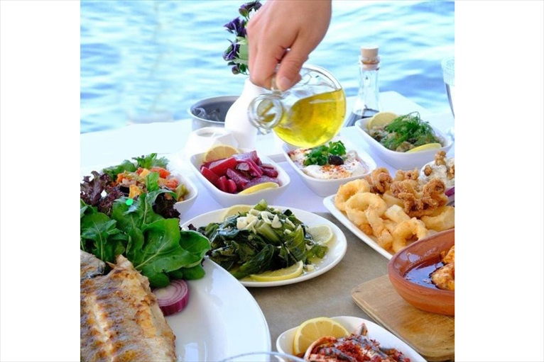 Firuze Güzelbahçe'de Denize Nazır Enfes Akşam Yemeği Kişi Başı