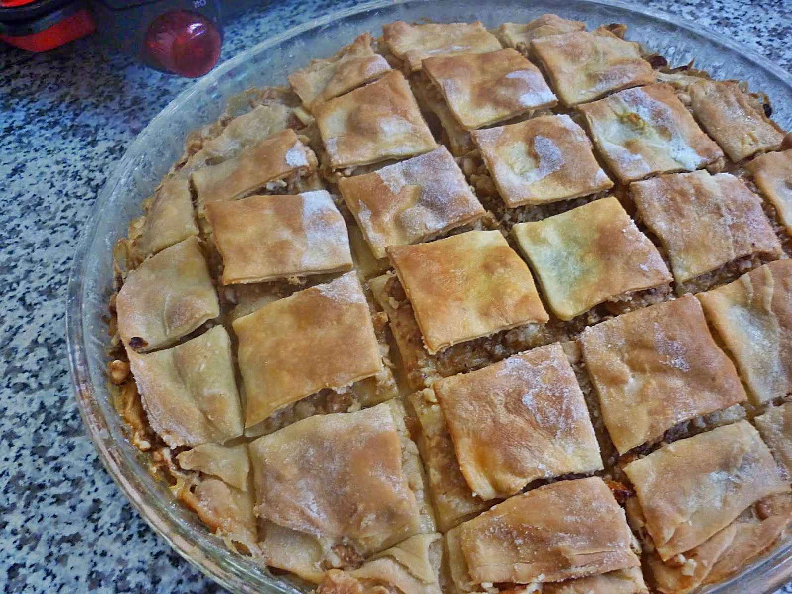 Cevizli Üzümlü Börek