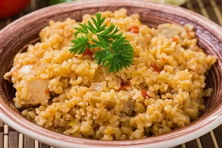 Nar Ekşili Tavuklu Bulgur Pilavı