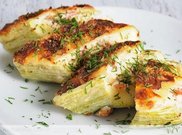 Fırında Beşamel Soslu Kabak