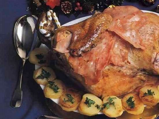 Füme Etle Sarılmış Hindi