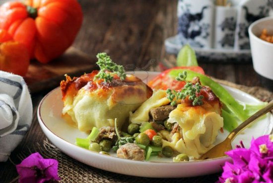 Fındık Soslu Et Bohçası