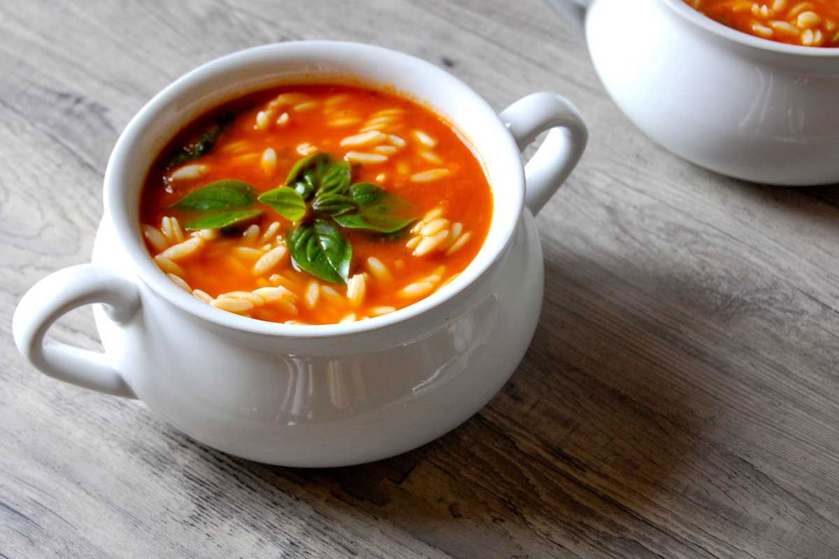 Şehriye Çorbası (Domatesli)