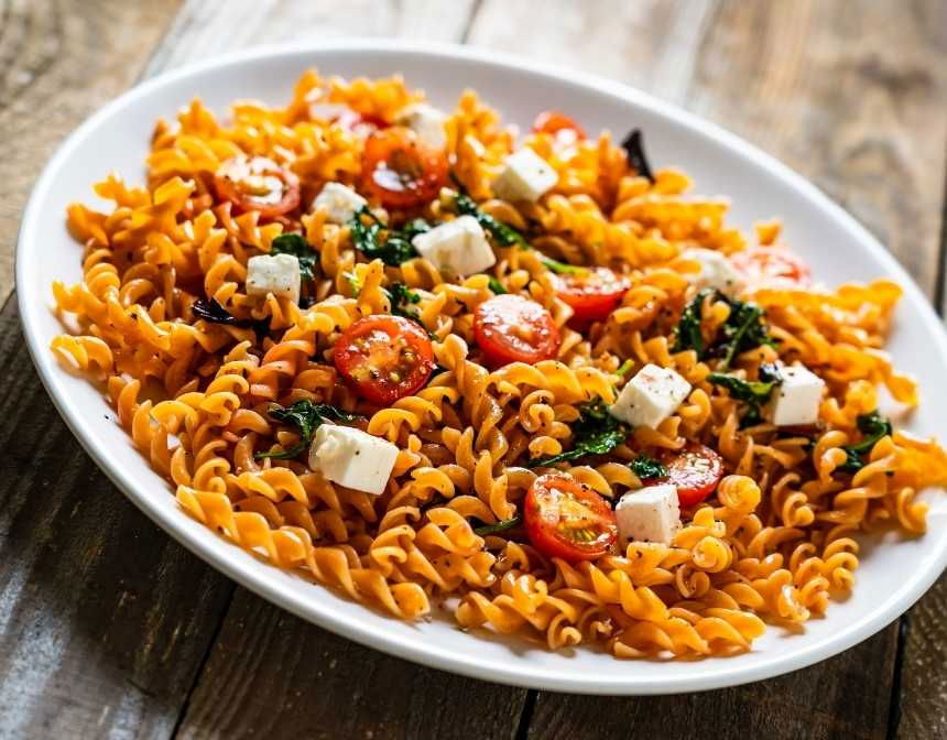 Peynir Soslu Burgu Makarna