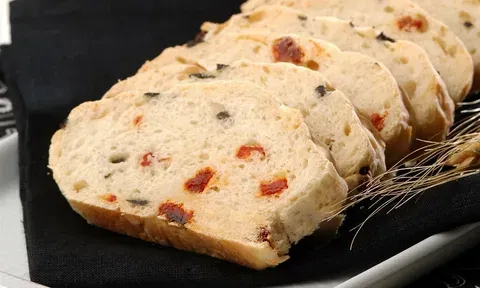 Domatesli, Zeytinli Ekmek