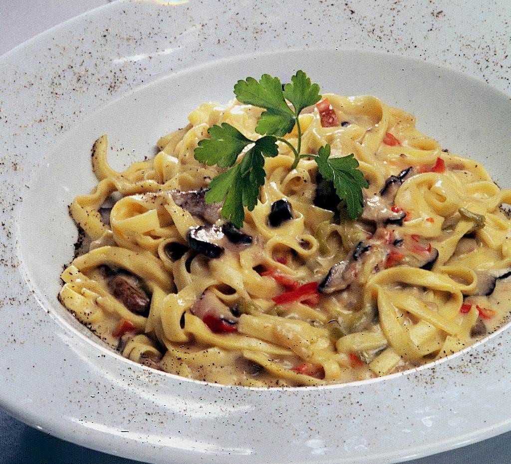 Mantar Soslu Tagliatelle