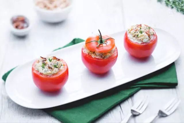 Ton Balıklı Domates Dolması