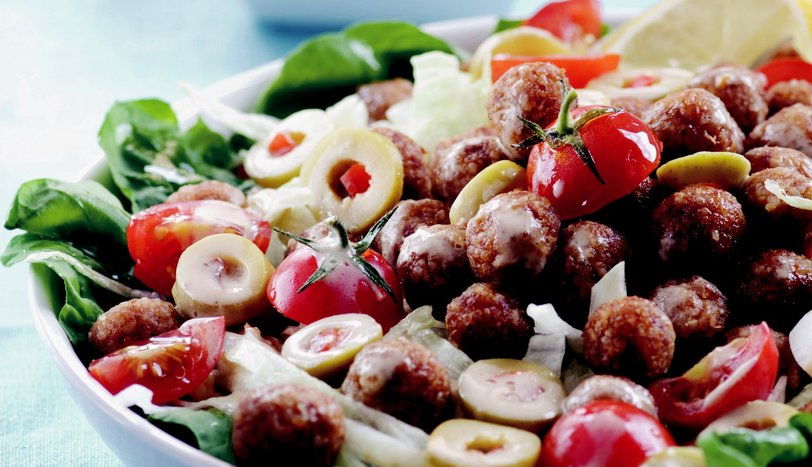 Köfteli Salata