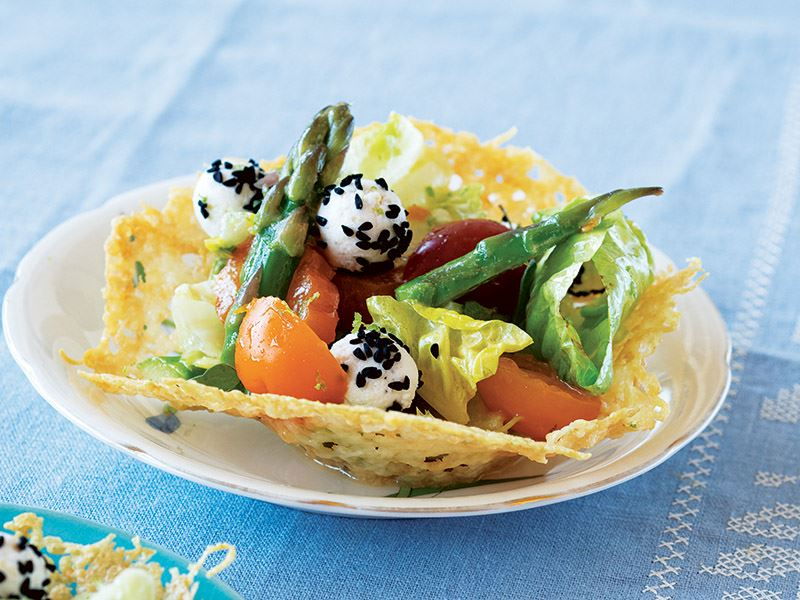 Peynirli Bahar Salatası