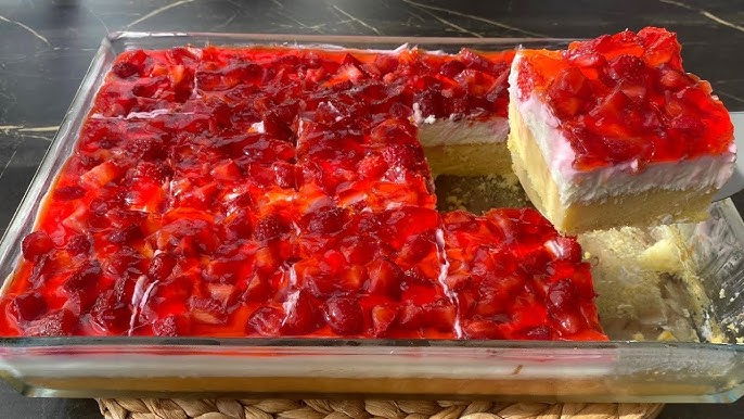 Çilekli Yaz Pastası