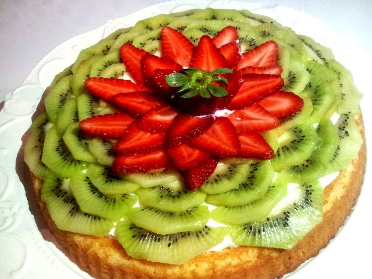 Çilekli Kivili Pasta