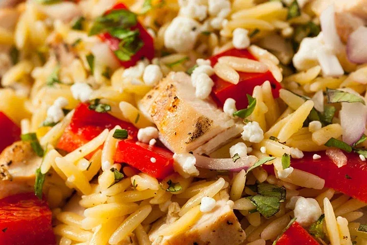 Somonlu Makarna Salatası