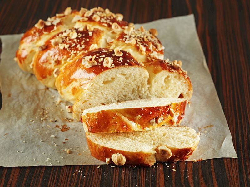 Çilekli Paskalya Çöreği