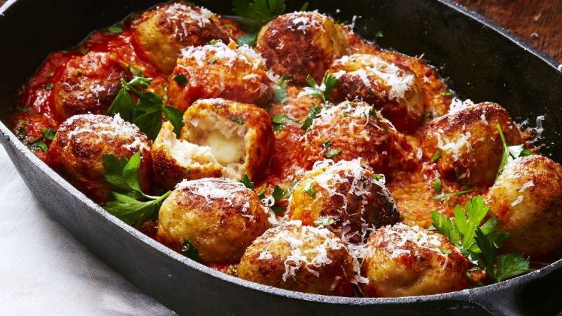 Fırında Mozzarella Peynirli Köfte