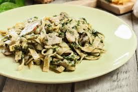 Fesleğen Soslu Erişte