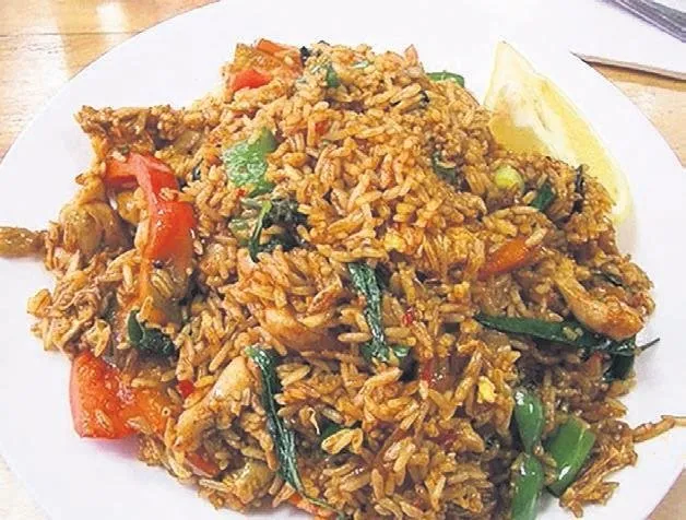 Acılı Tayland Pilavı