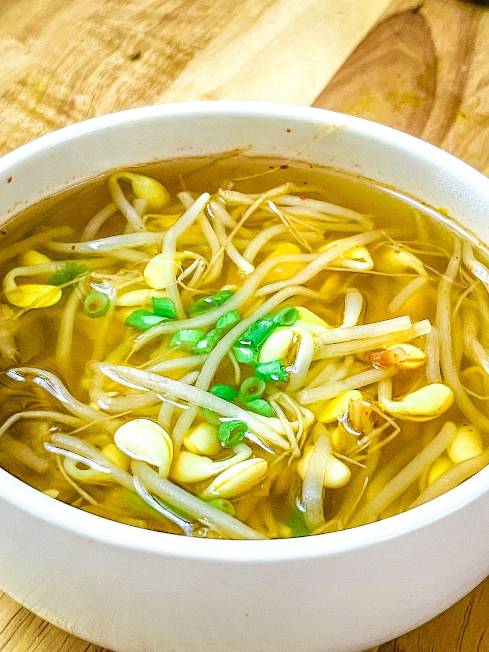 Soya Filizi Çorbası