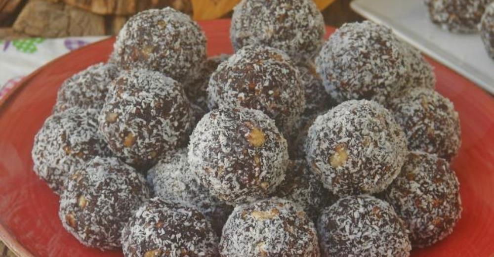 Hindistan Cevizli Bisküvili Toplar