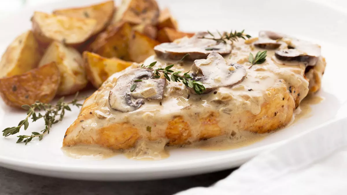 Beyaz Şarap Sosunda Tavuk