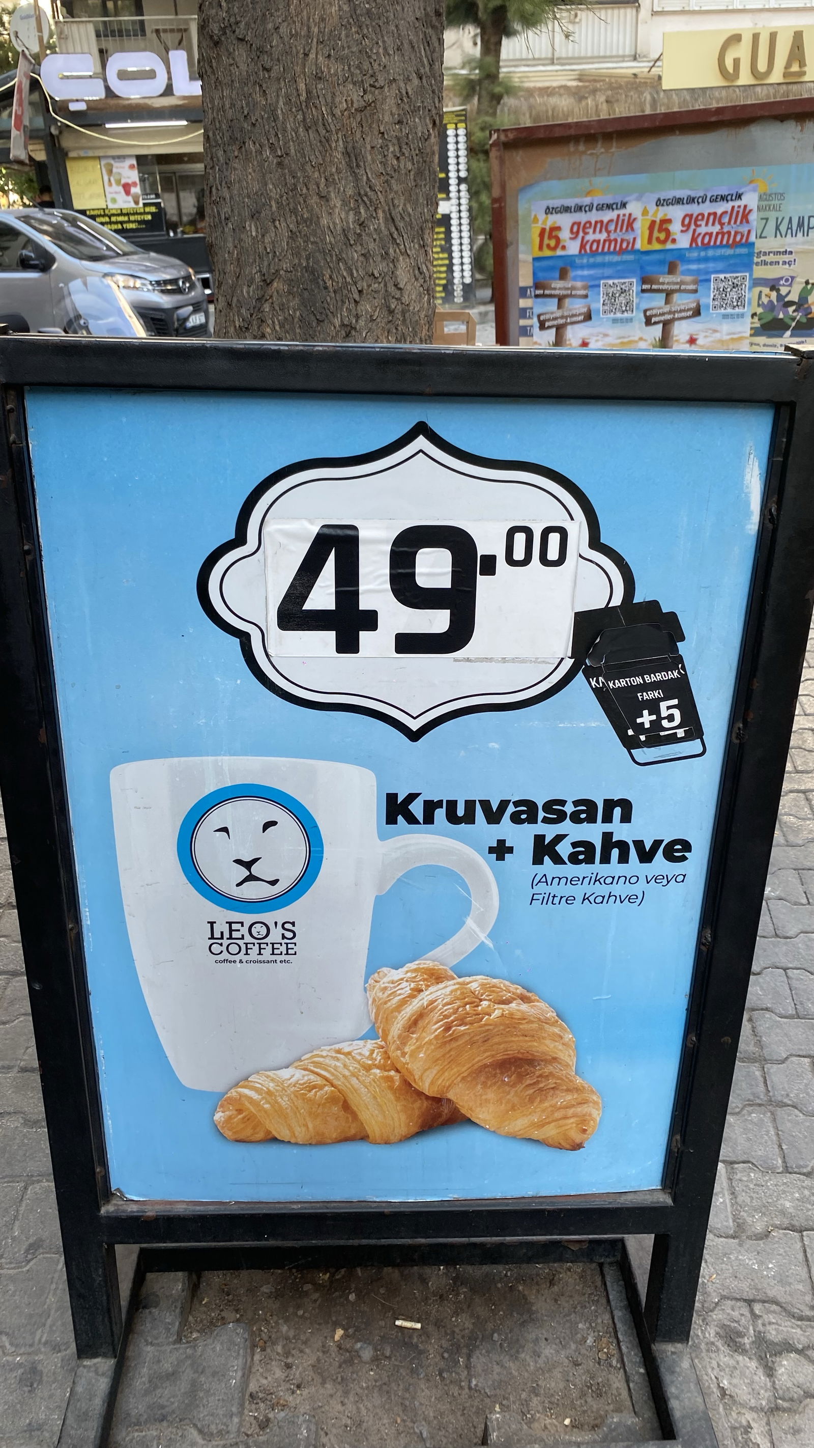 Kruvasan + Kahve 49₺