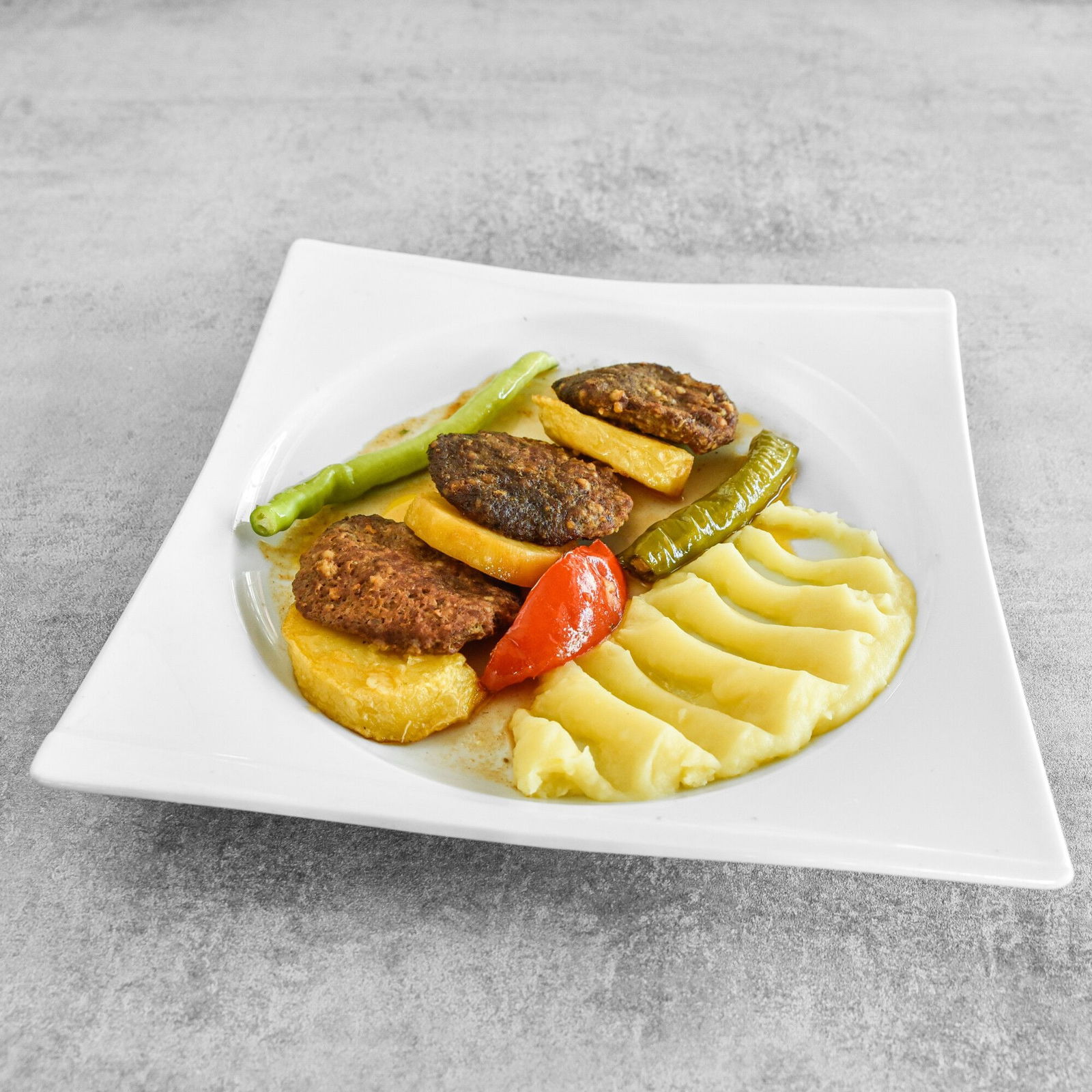 Saray Köfte