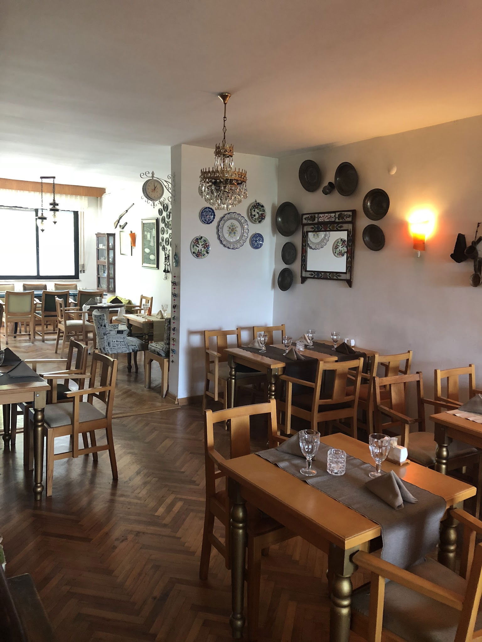 'Dut Restaurant Cafe Bar