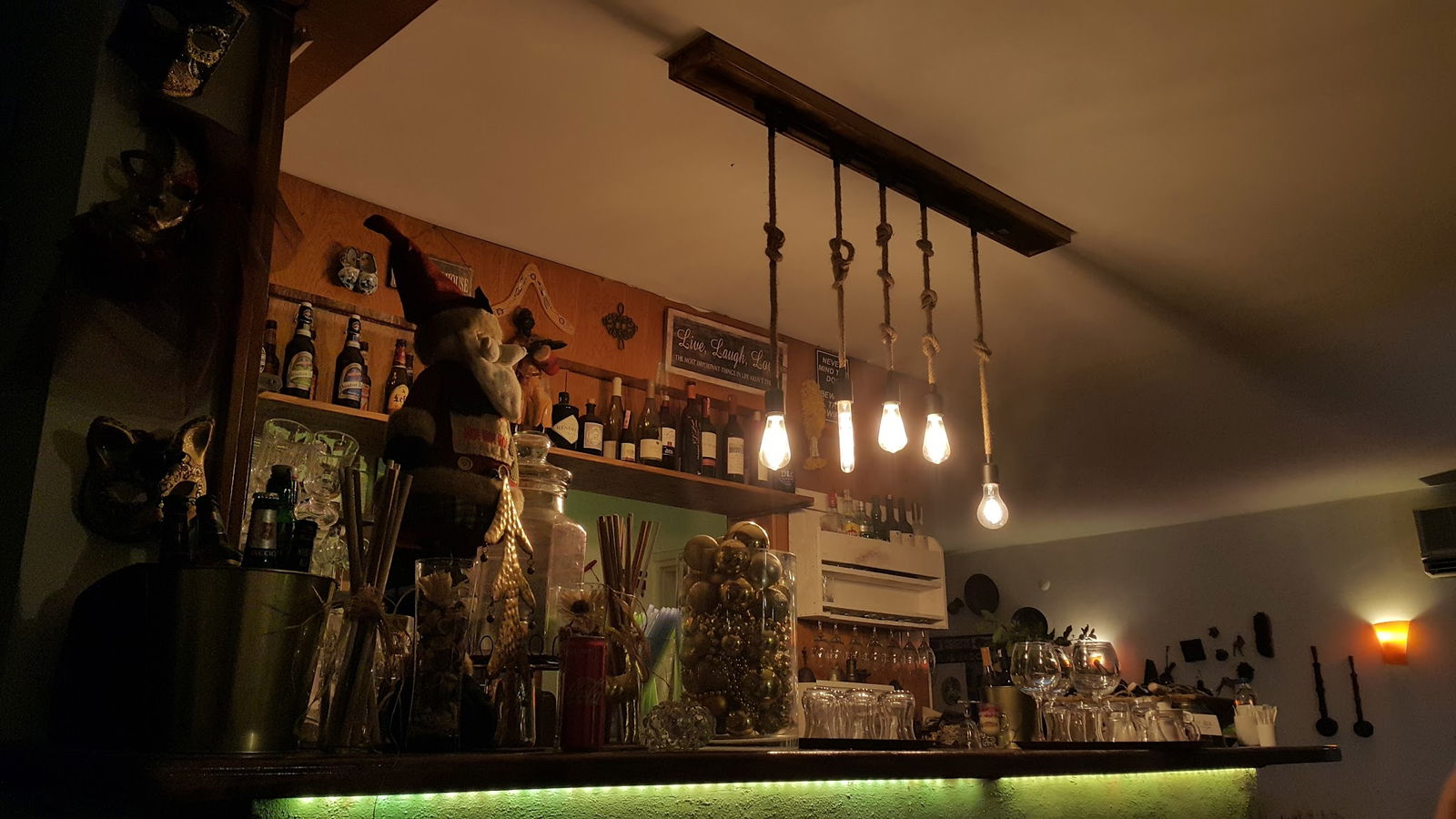 'Dut Restaurant Cafe Bar