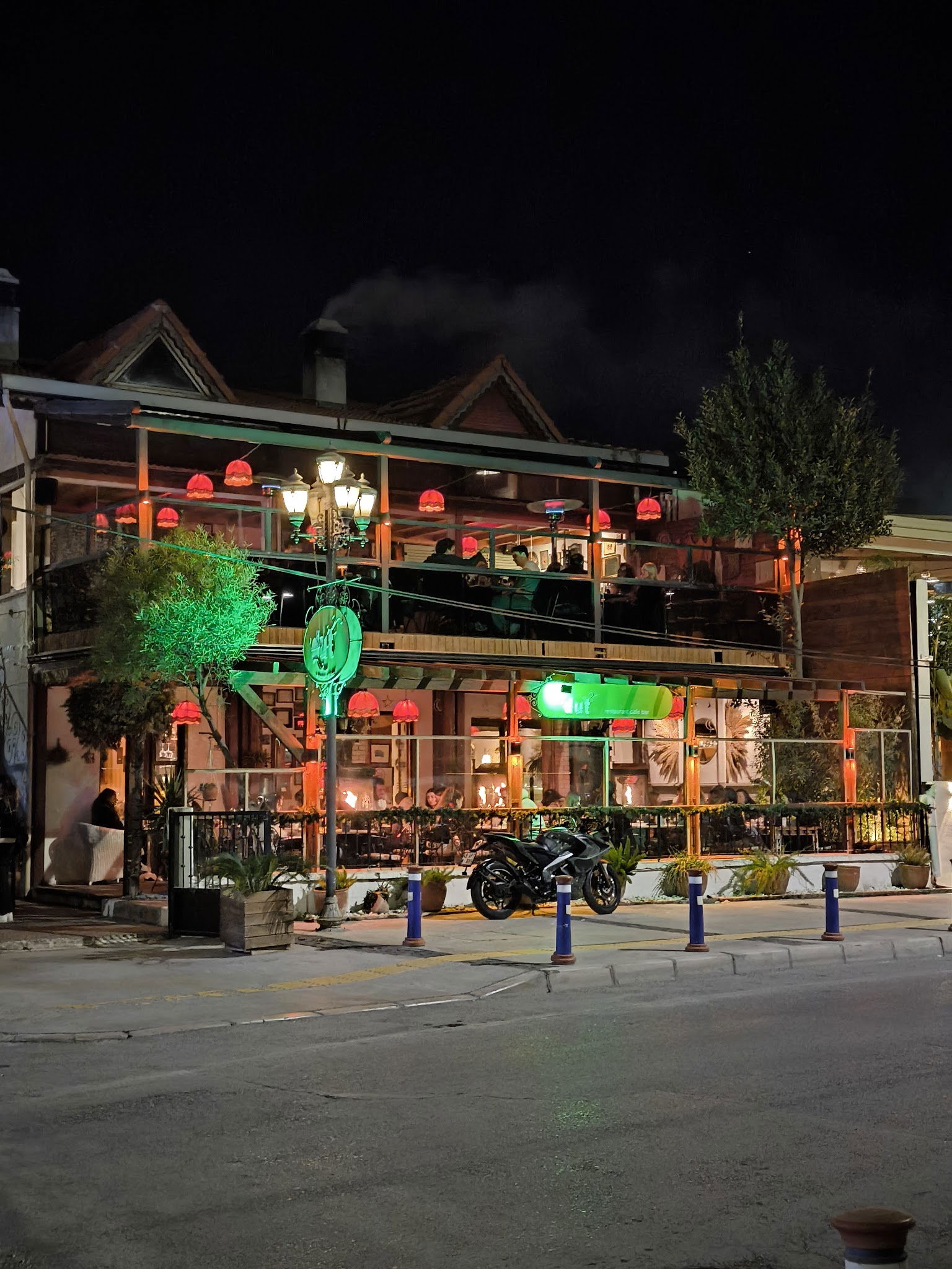 'Dut Restaurant Cafe Bar