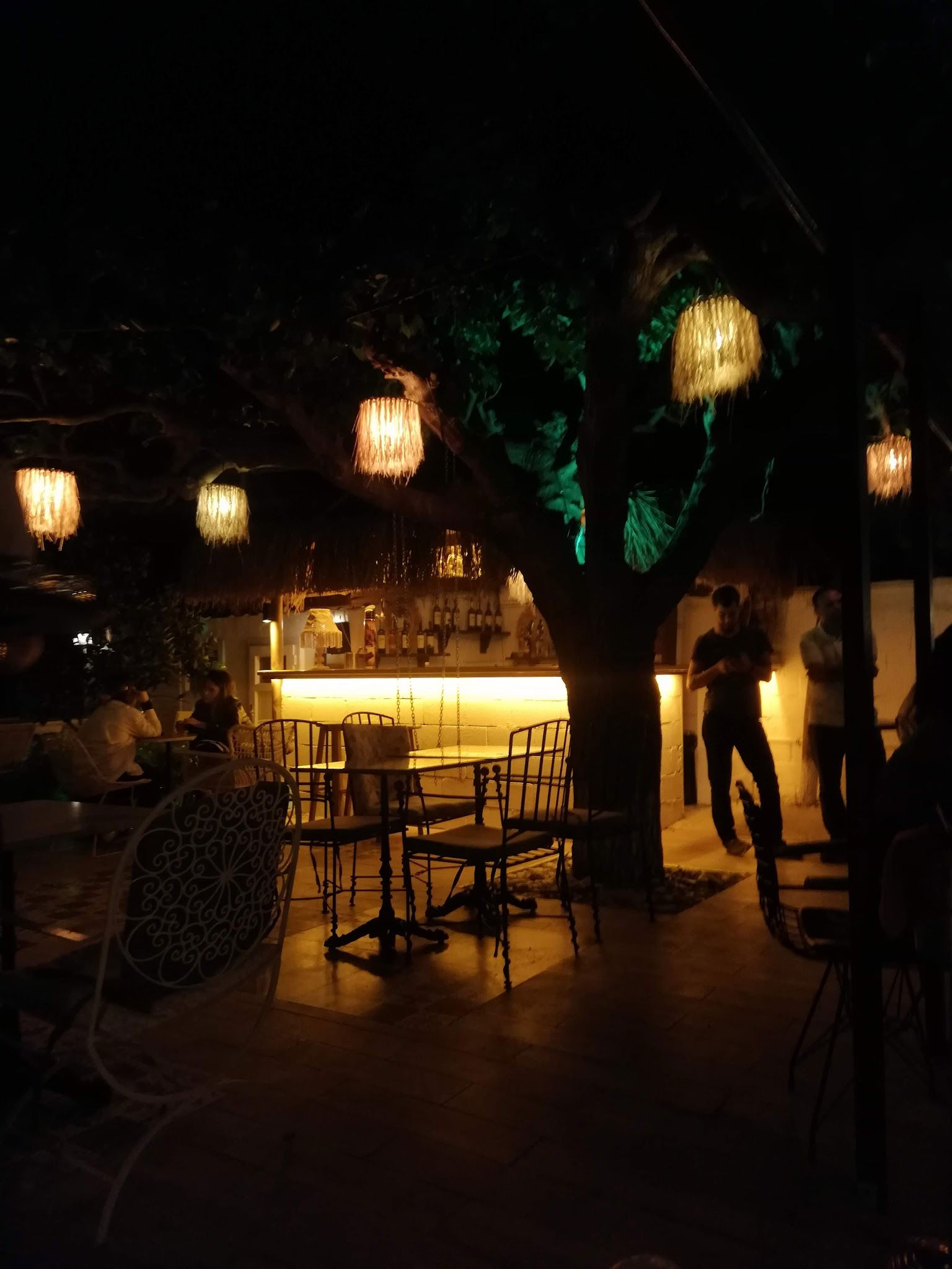 'Dut Restaurant Cafe Bar