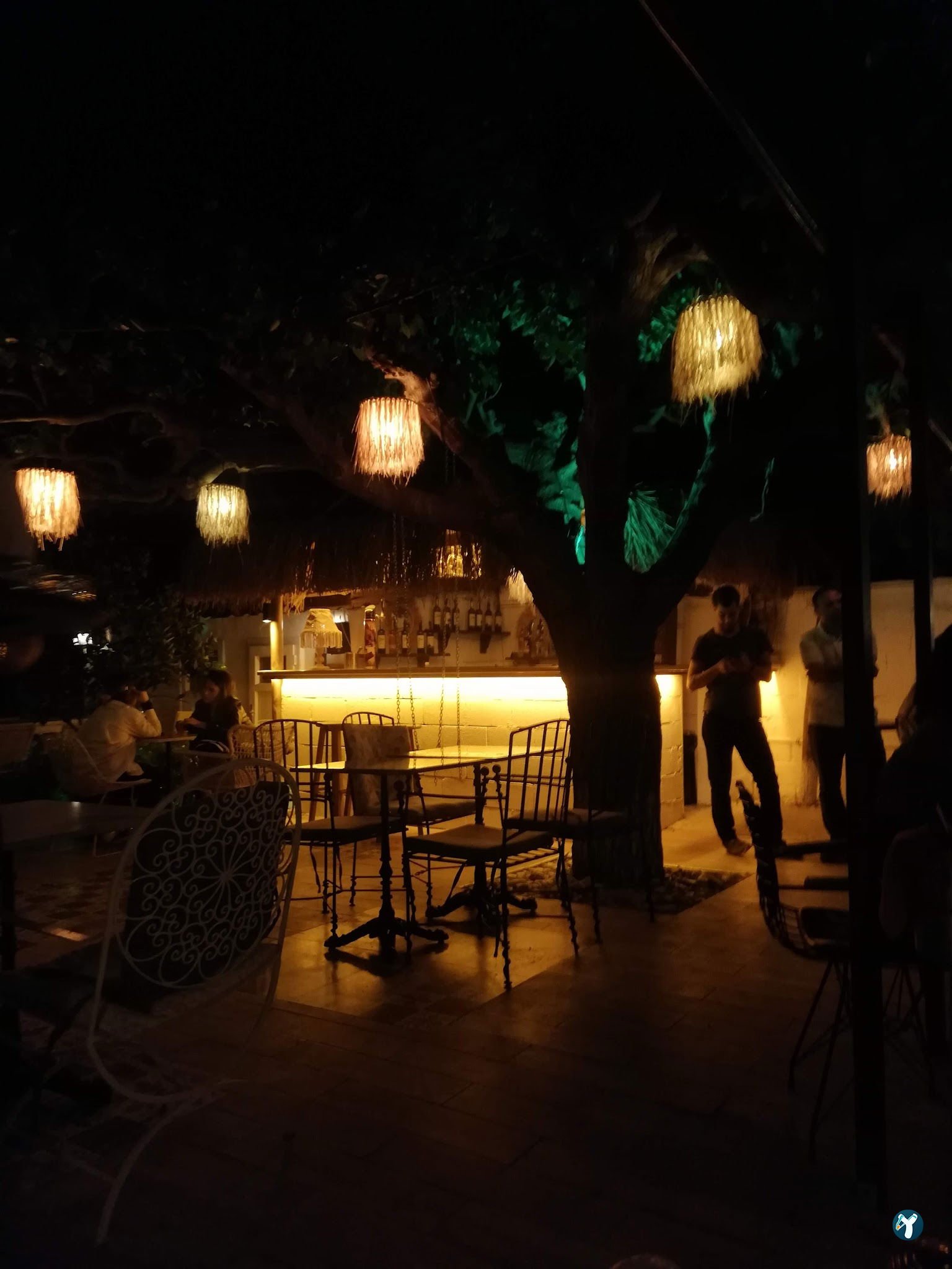 'Dut Restaurant Cafe Bar