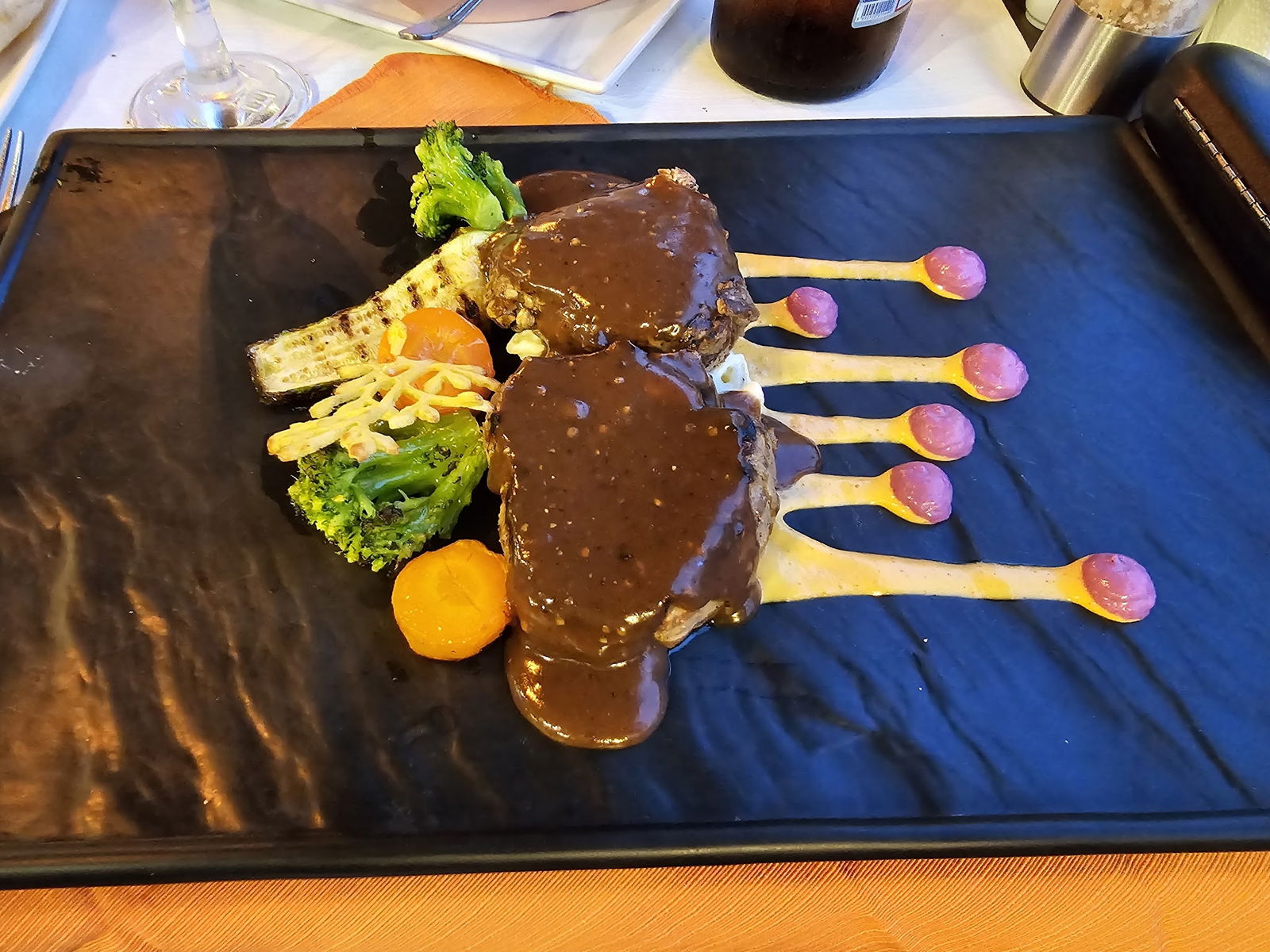 Olivia Gourmet Restaurant & Cafe Bar