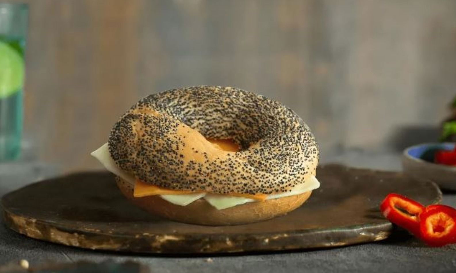 Haşhaşlı Üç Peynirli Bagel