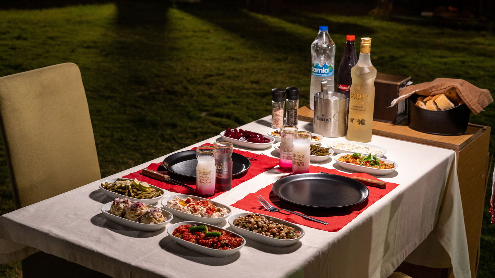 Hayat Ağacı Kır Bahçesi / Restoran