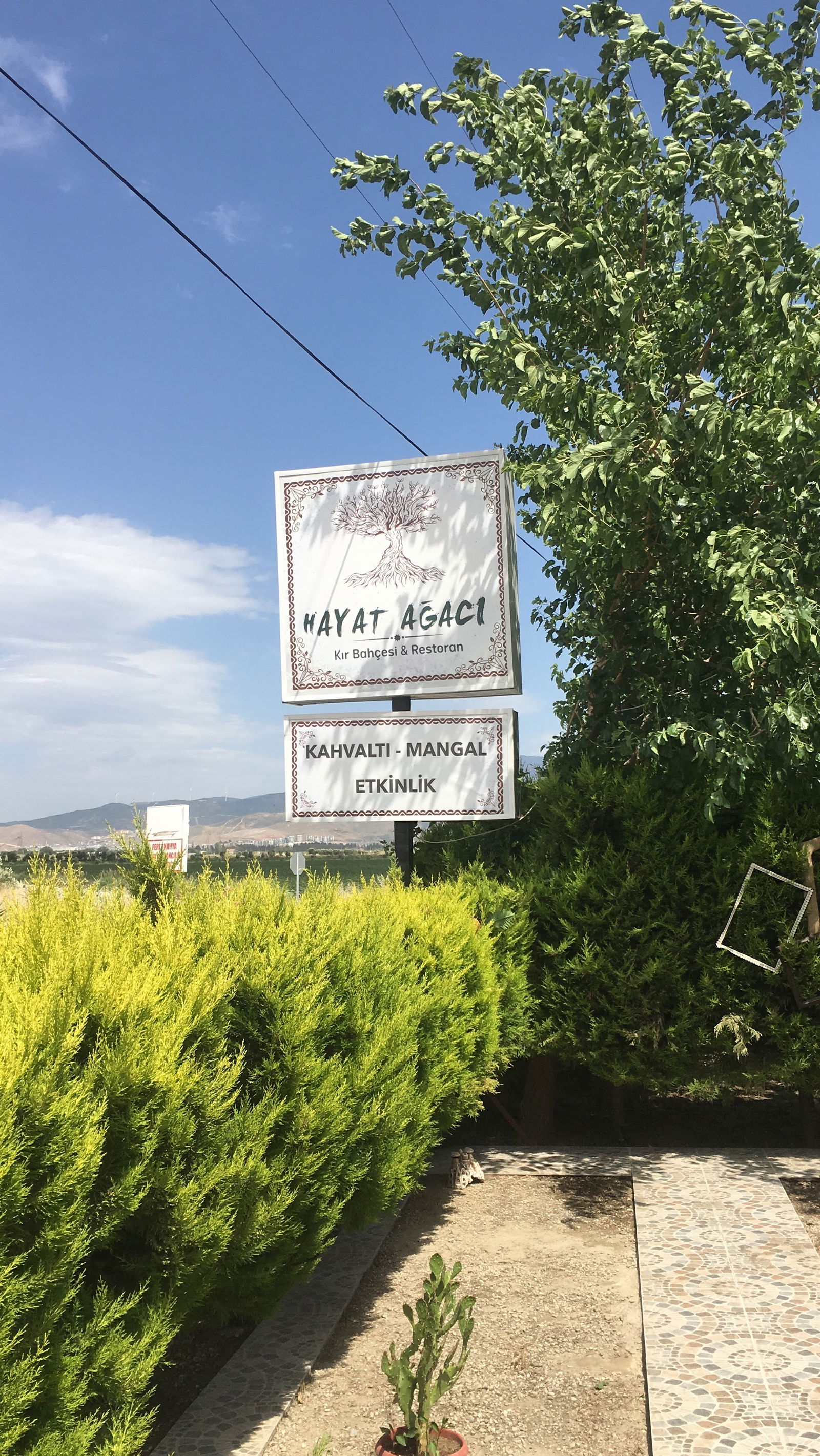 Hayat Ağacı Kır Bahçesi / Restoran