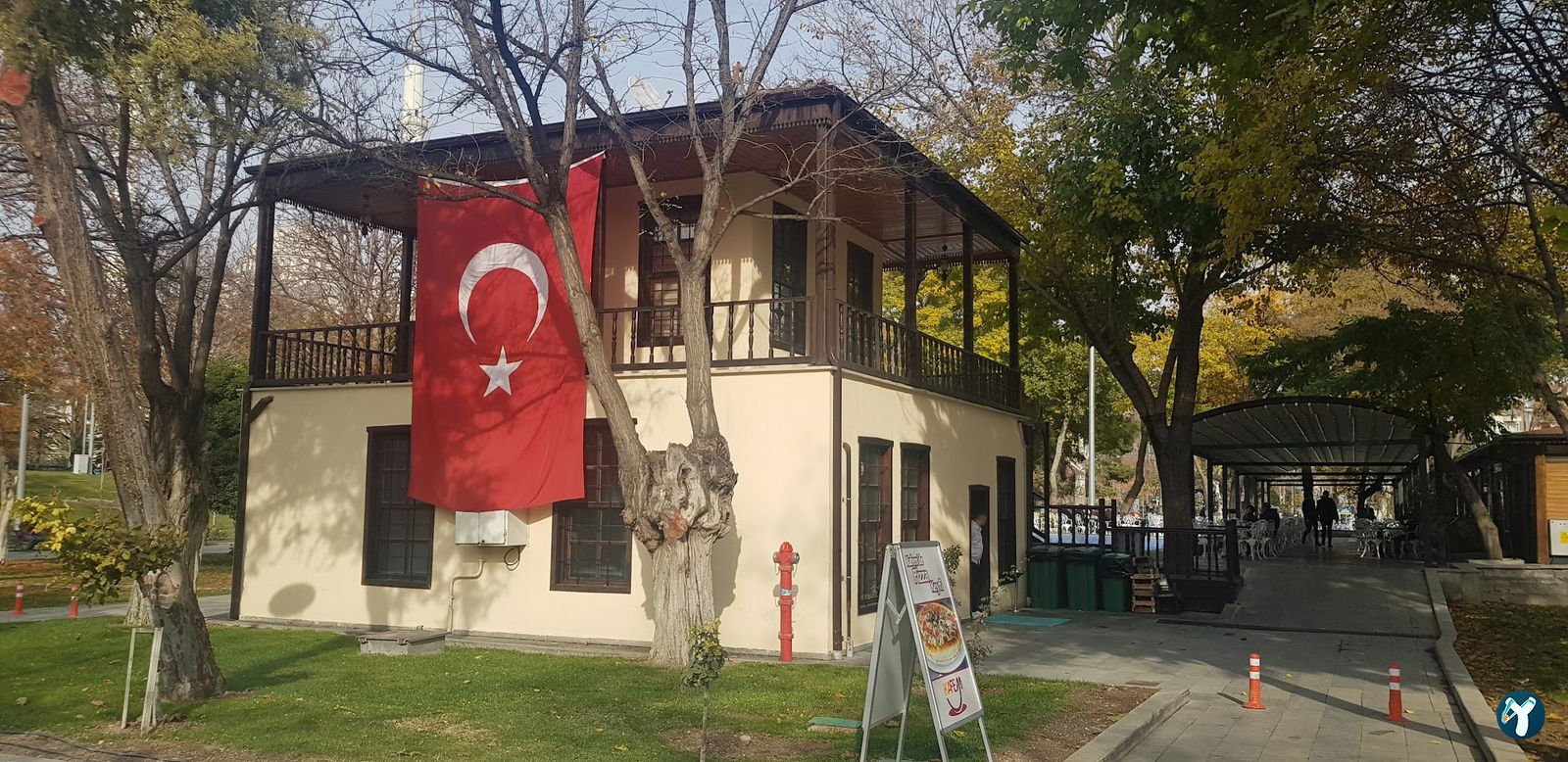 Tarihi Dede Köşkü