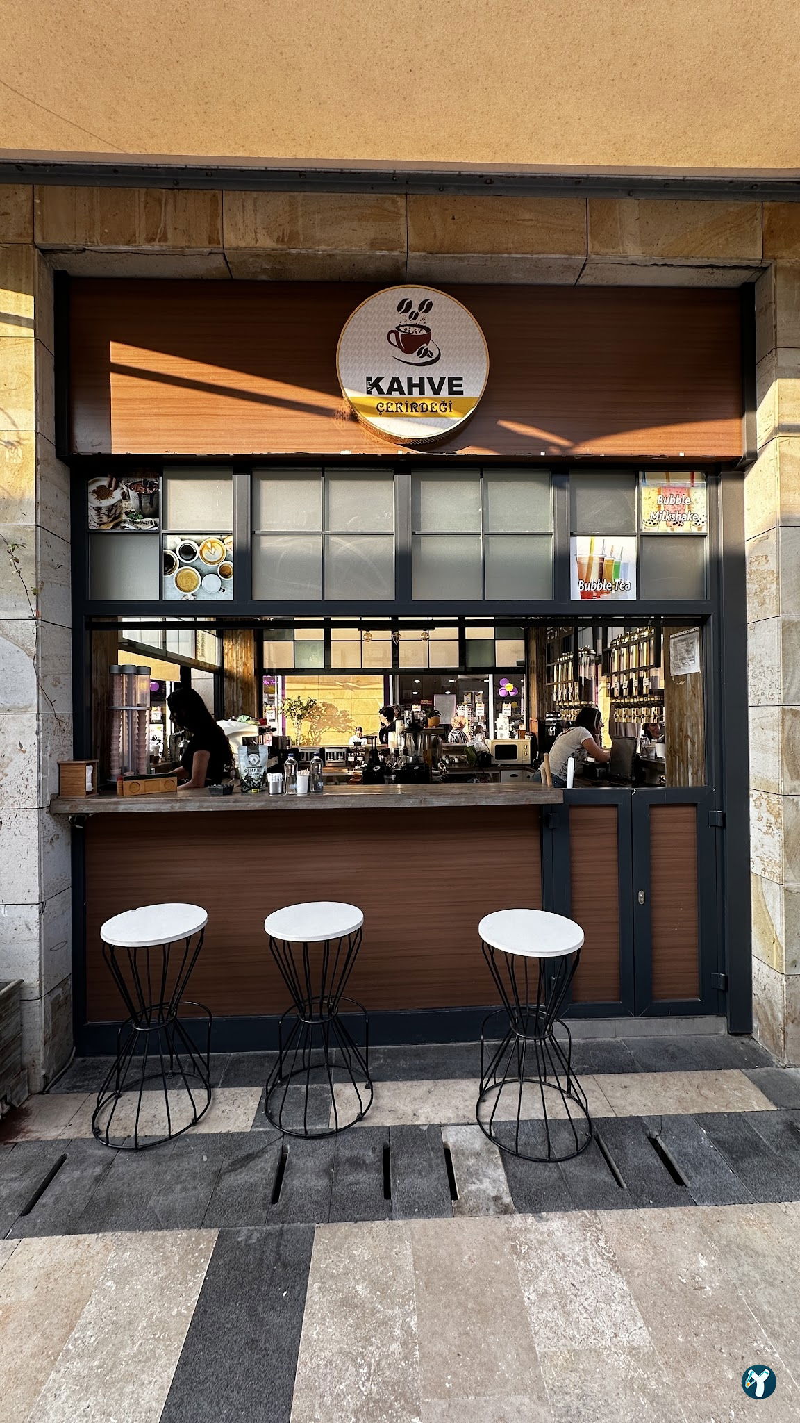 Kahve Çeki̇rdeği̇ Mari̇na