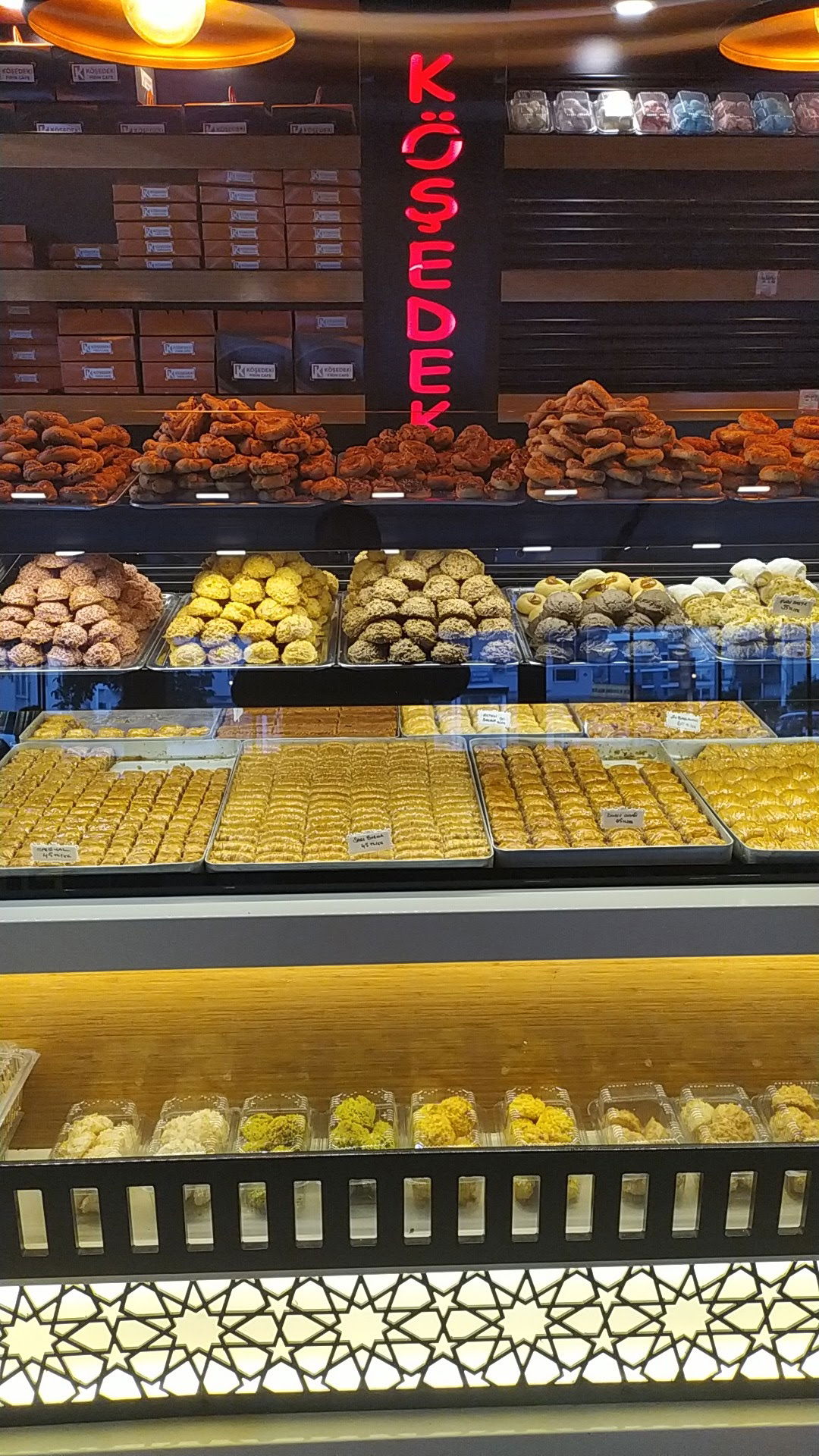 Köşedeki Fırın Cafe