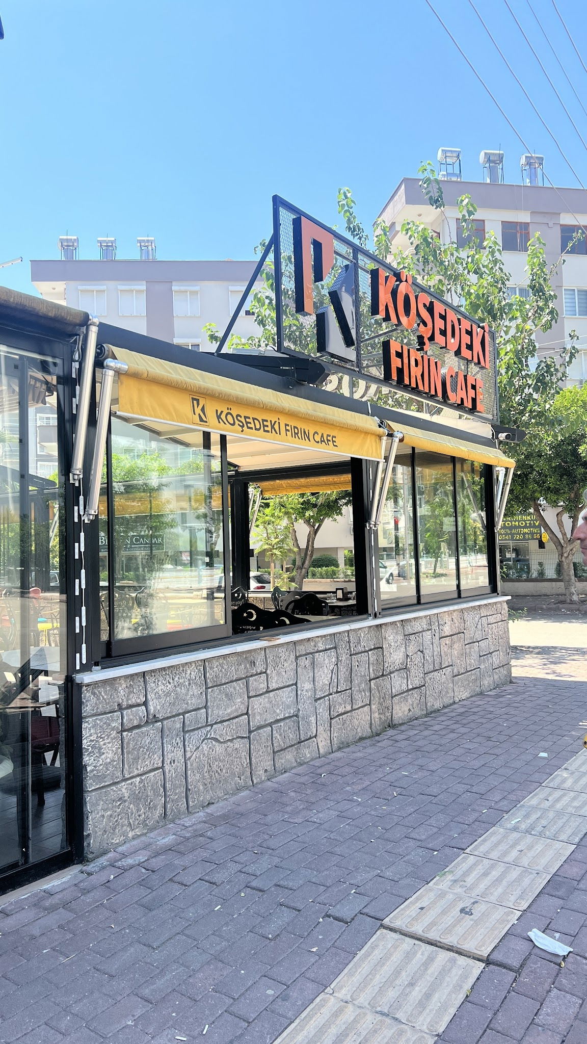 Köşedeki Fırın Cafe