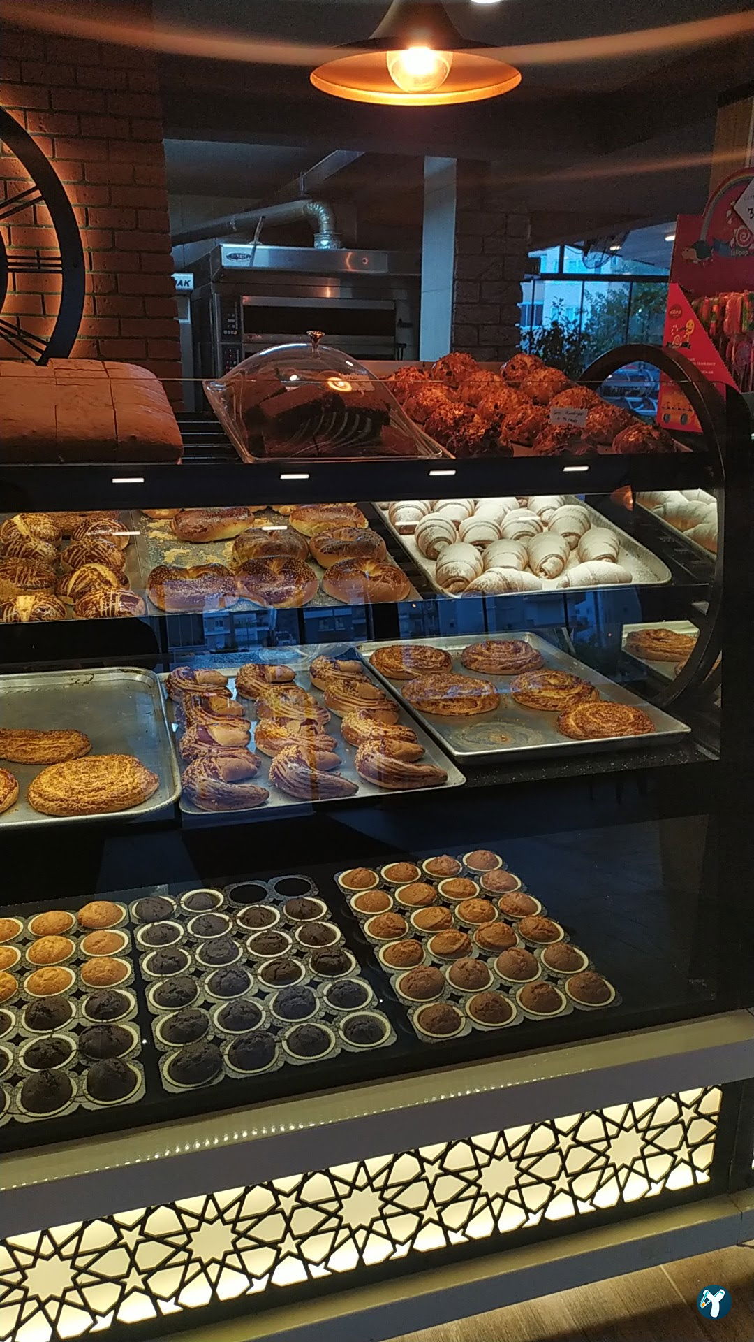 Köşedeki Fırın Cafe