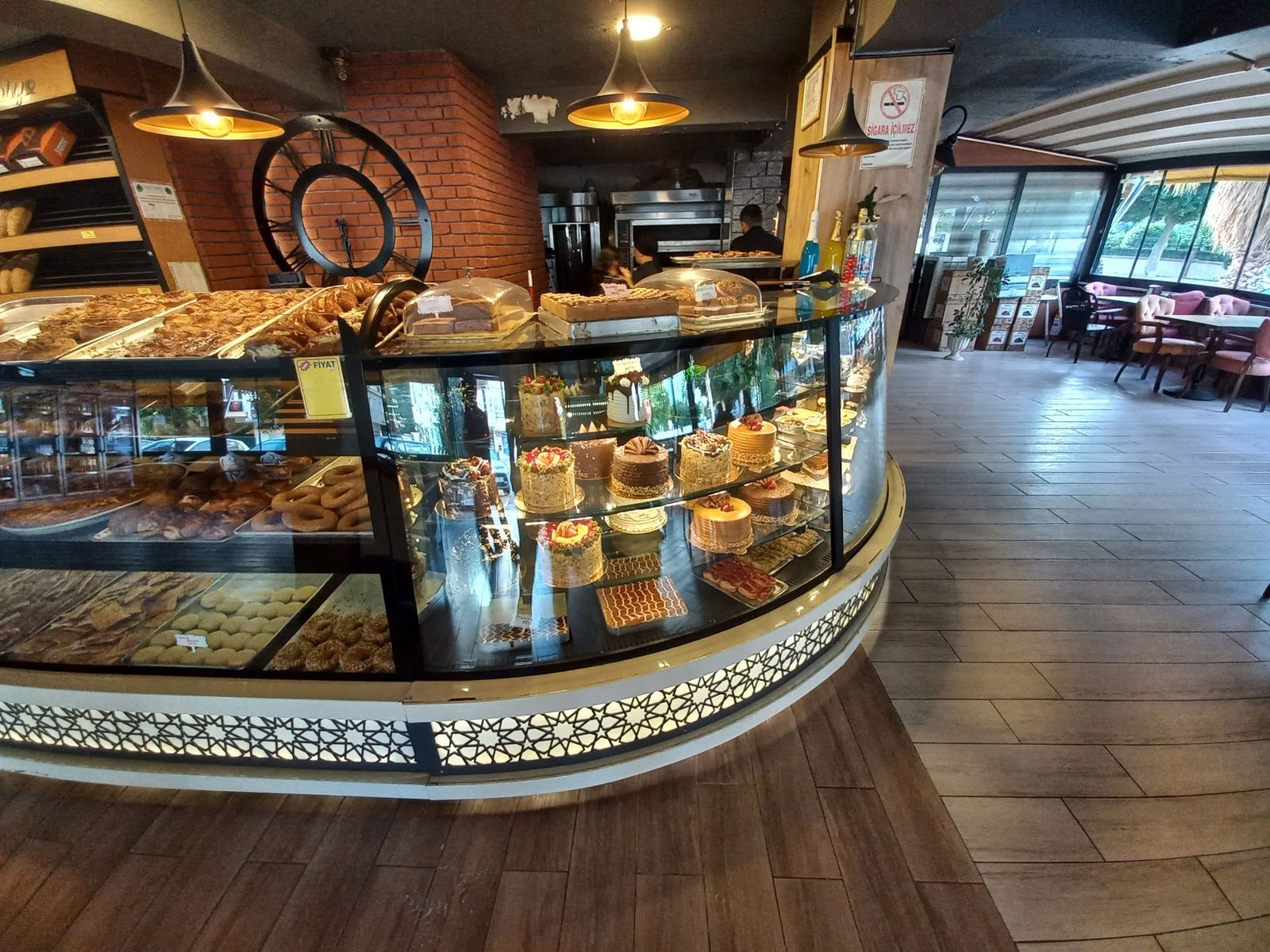 Köşedeki Fırın Cafe