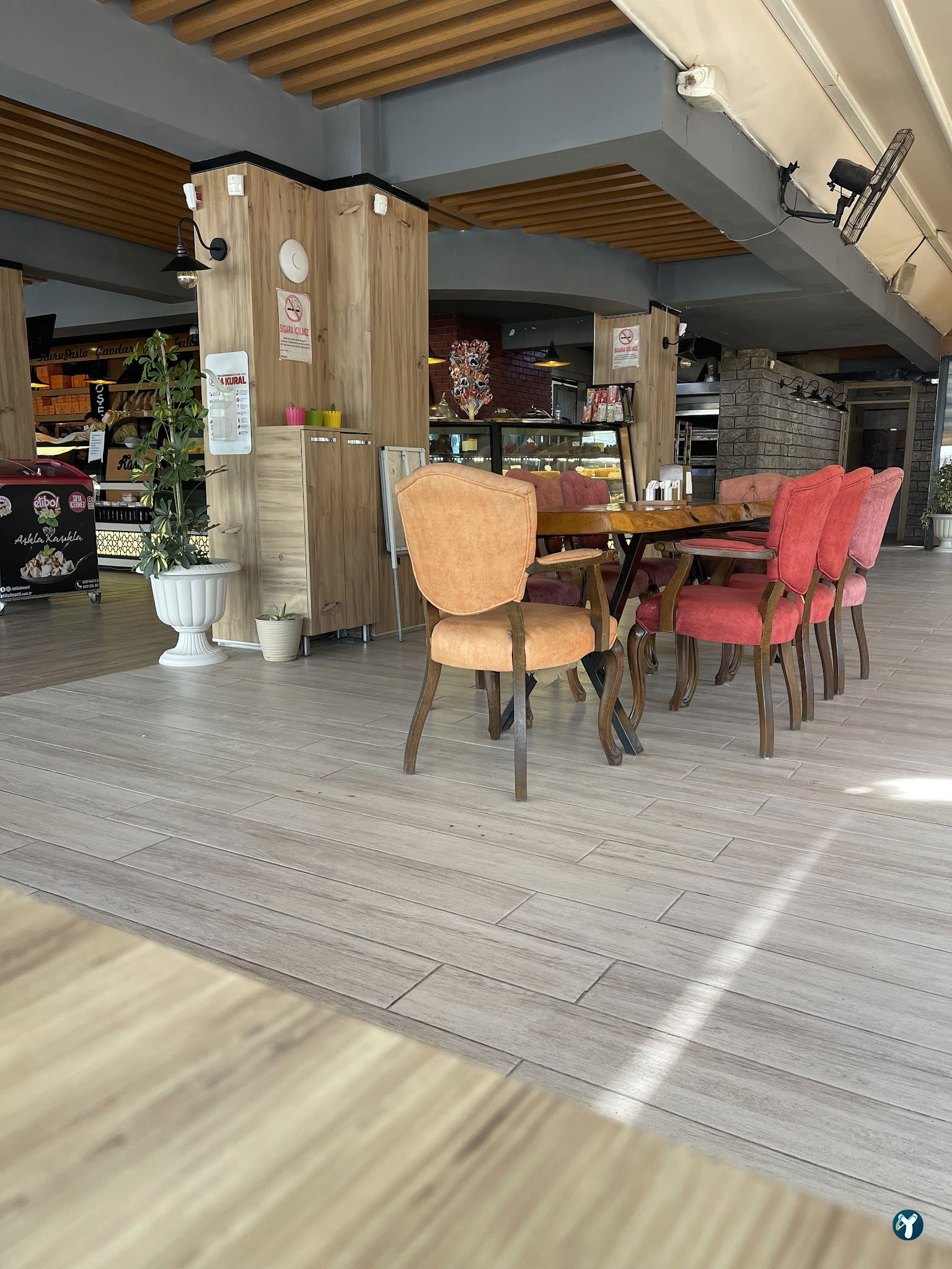 Köşedeki Fırın Cafe