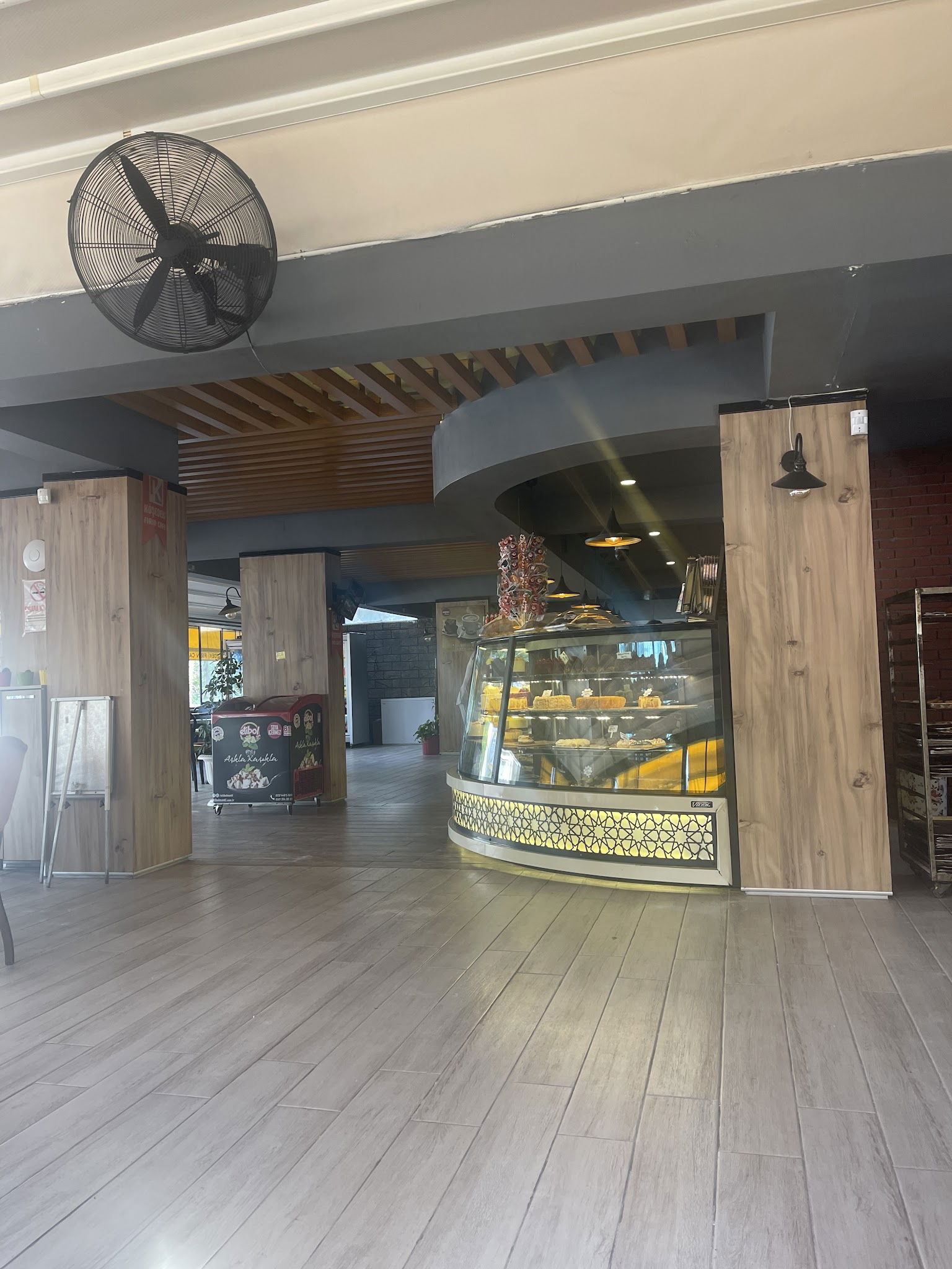 Köşedeki Fırın Cafe