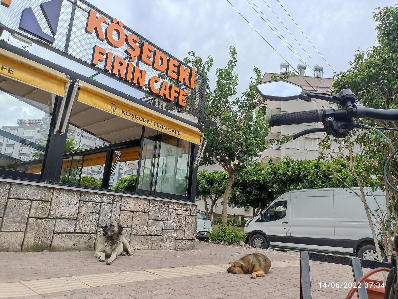 Köşedeki Fırın Cafe