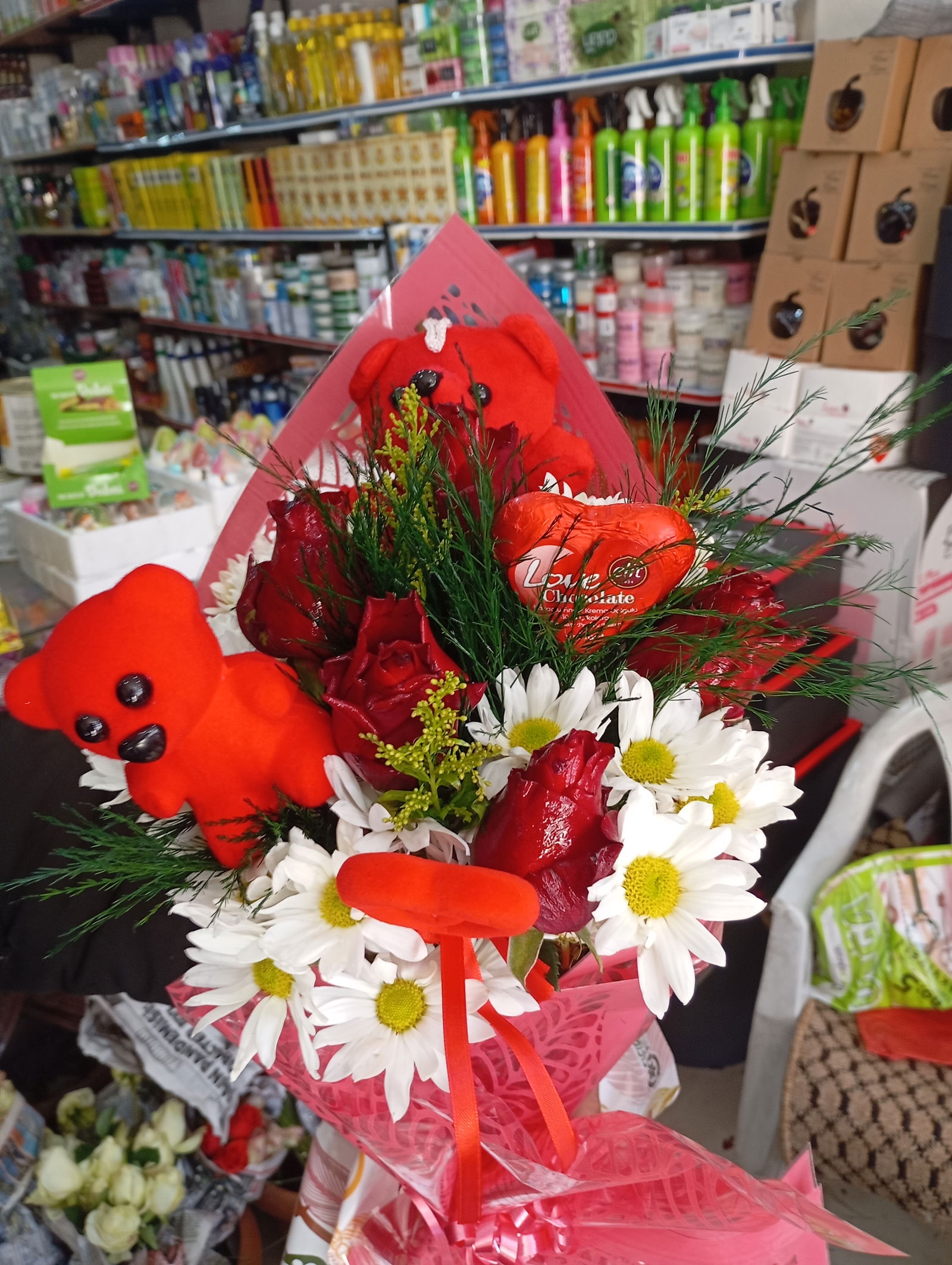 Gülistan Çiçekçilik Şemdinli Çikolata Kuş Akvaryum