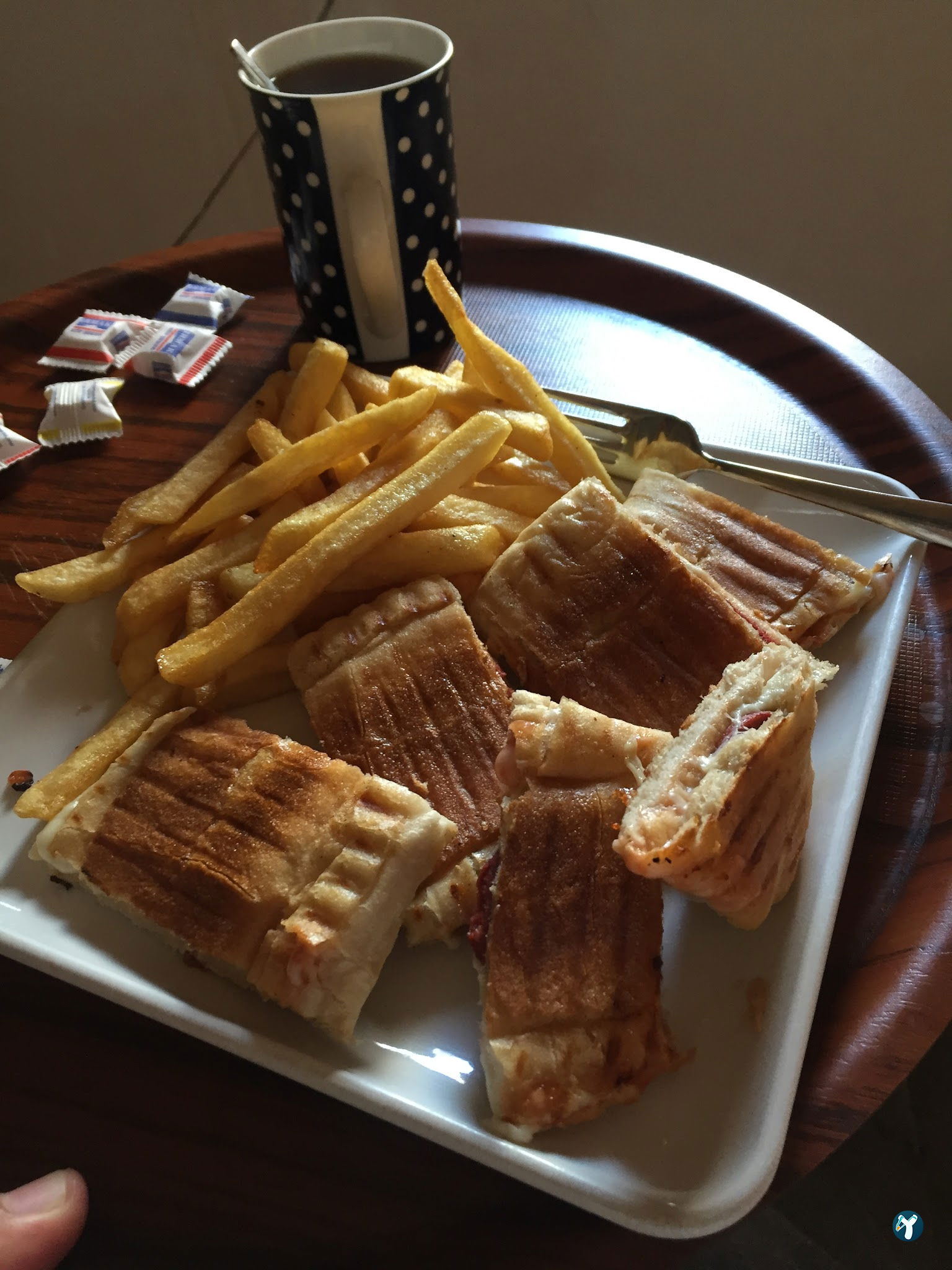 Catı Katı Cafe