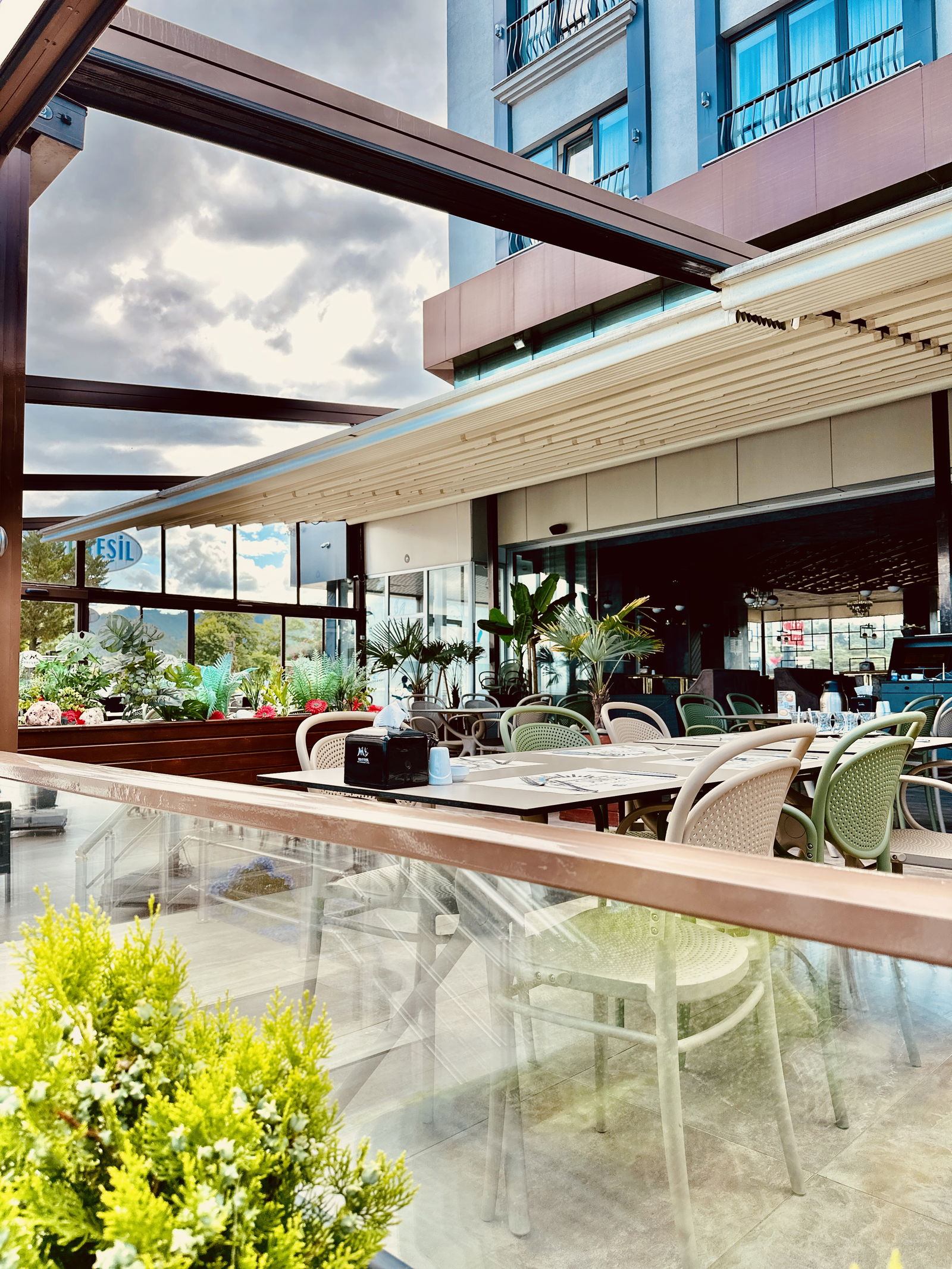 Mavi Yeşil Restaurant