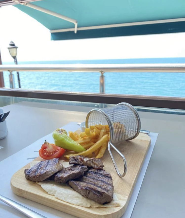 Mavi Yeşil Restaurant