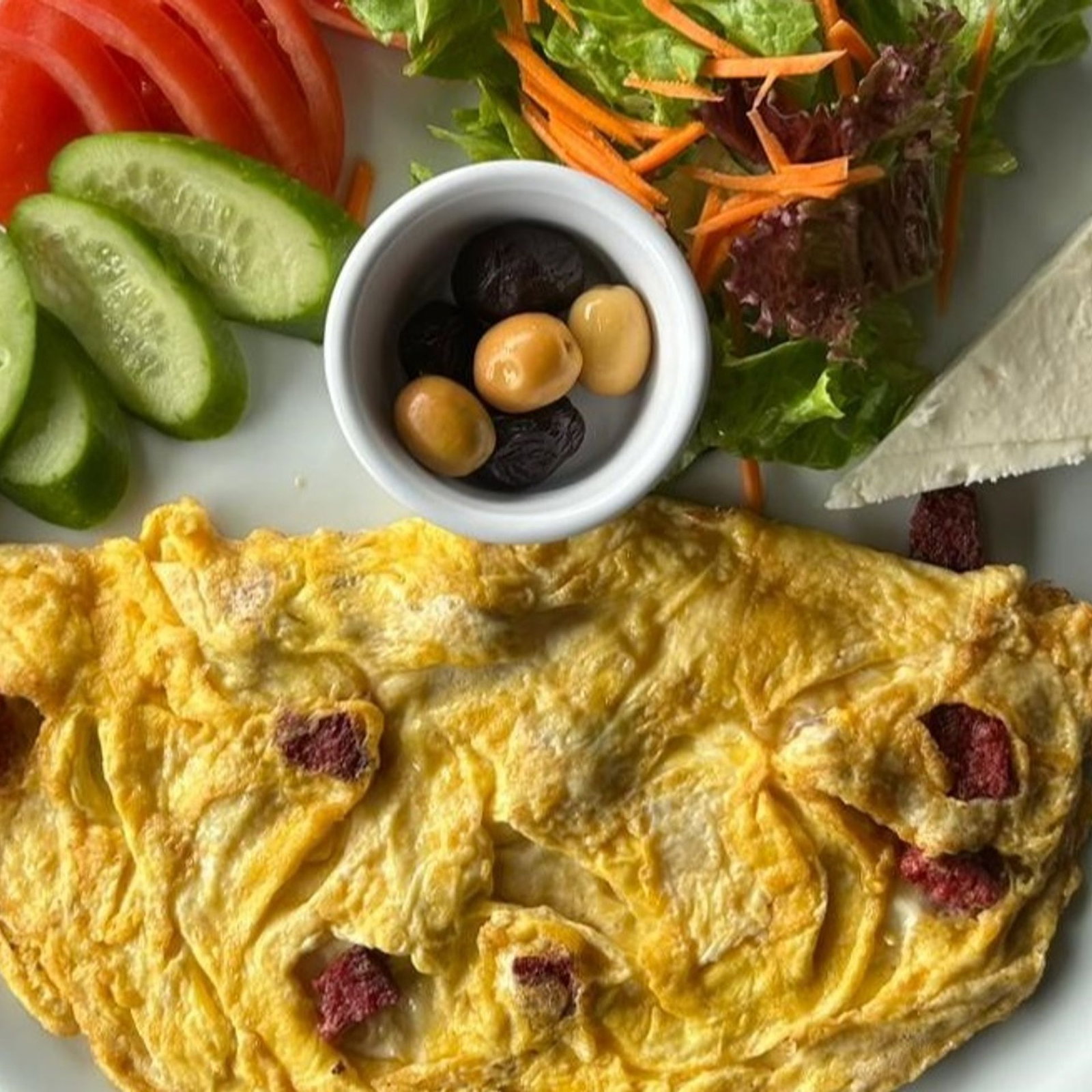 SUCUKLU OMLET KAHVALTI