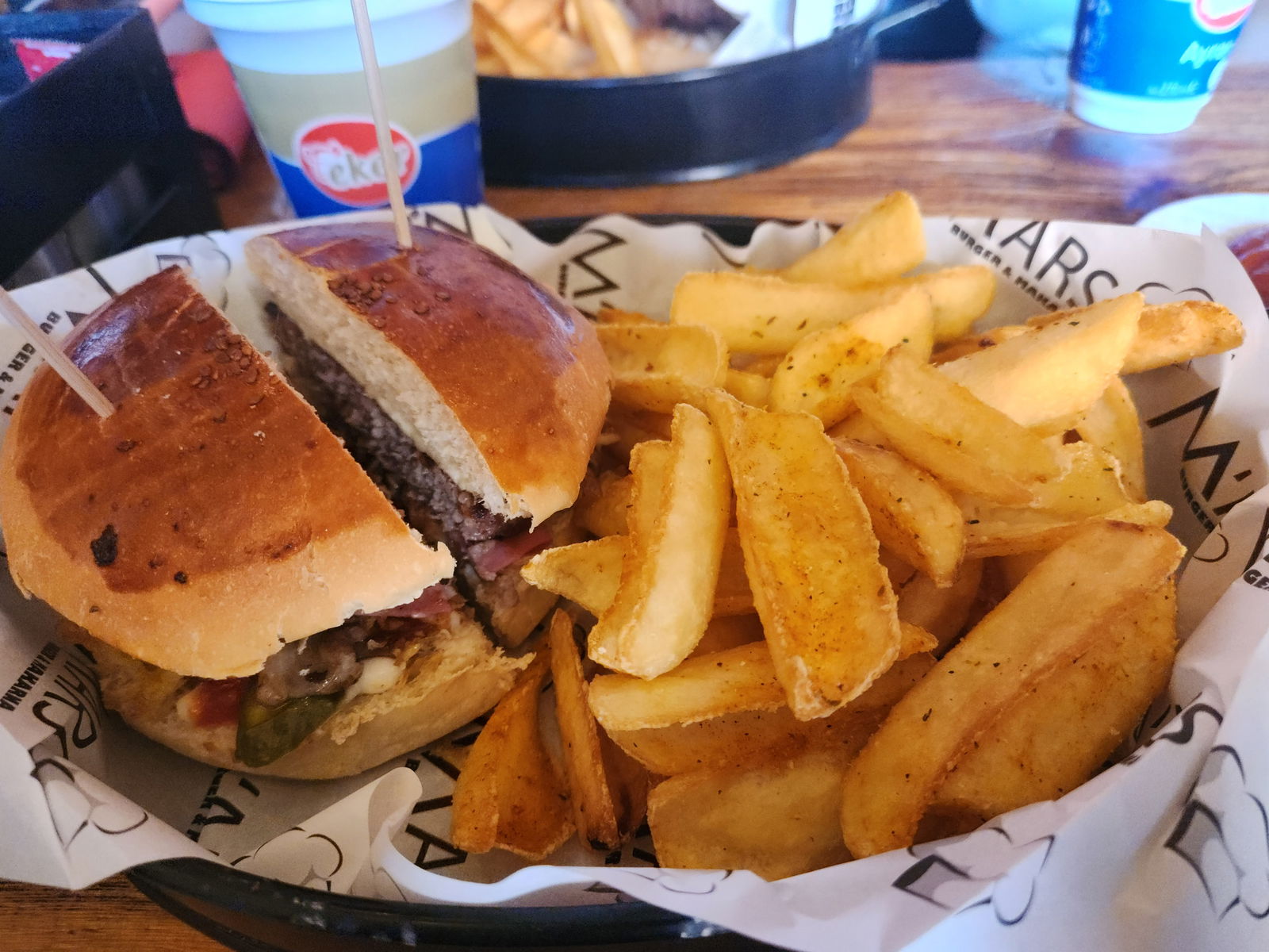 Mars Burger & Makarna