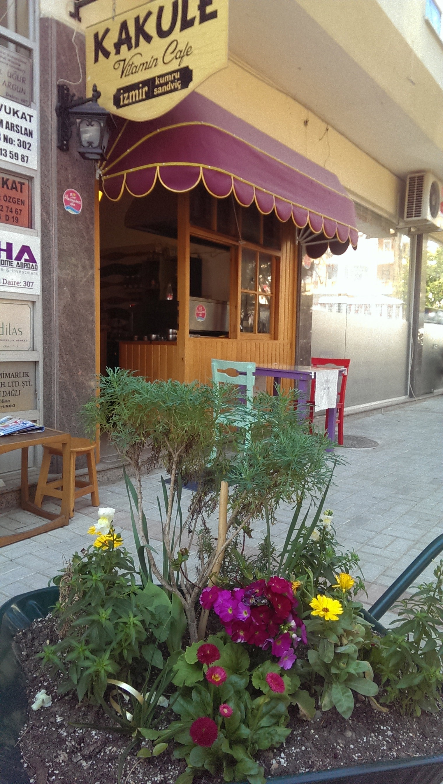Kakule Vitamin Cafe